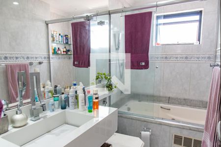 Apartamento à venda com 250m², 4 quartos e 4 vagasBanheiro da suíte 3