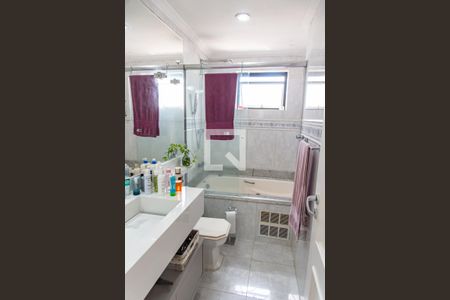 Apartamento à venda com 250m², 4 quartos e 4 vagasBanheiro da suíte 3