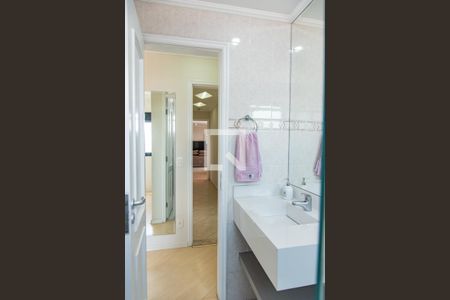 Apartamento à venda com 250m², 4 quartos e 4 vagasBanheiro da suíte 2