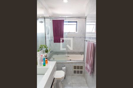 Apartamento à venda com 250m², 4 quartos e 4 vagasBanheiro da suíte 3