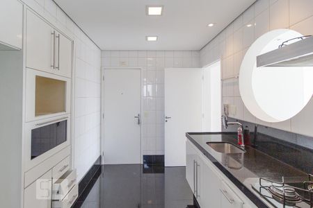 Apartamento para alugar com 81m², 2 quartos e 2 vagasCozinha