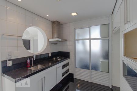 Apartamento para alugar com 81m², 2 quartos e 2 vagasCozinha