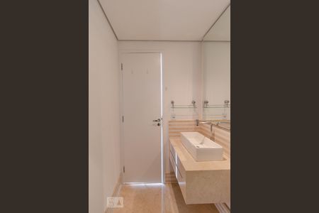 Banheiro de apartamento para alugar com 2 quartos, 81m² em Jardim Aeroporto, São Paulo