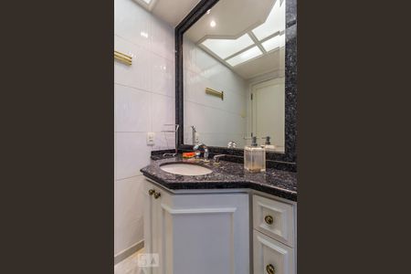 Apartamento à venda com 340m², 4 quartos e 4 vagasBanheiro suíte 3