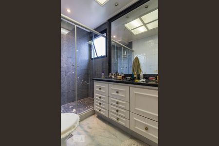 Apartamento à venda com 340m², 4 quartos e 4 vagasBanheiro suíte 1