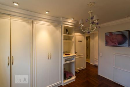 Apartamento à venda com 340m², 4 quartos e 4 vagasSuíte 2