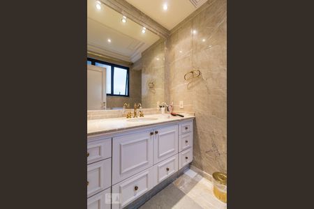 Apartamento à venda com 340m², 4 quartos e 4 vagasBanheiro suíte 4