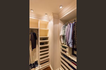 Apartamento à venda com 340m², 4 quartos e 4 vagasCloset suíte 4