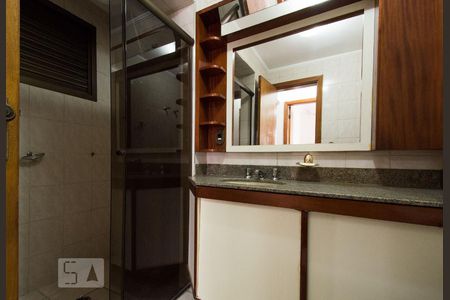 Banheiro de apartamento à venda com 3 quartos, 102m² em Vila Gumercindo, São Paulo