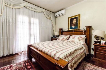 Casa à venda com 410m², 6 quartos e 4 vagasSuíte 2