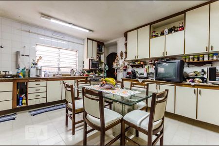 Casa à venda com 410m², 6 quartos e 4 vagasCozinha