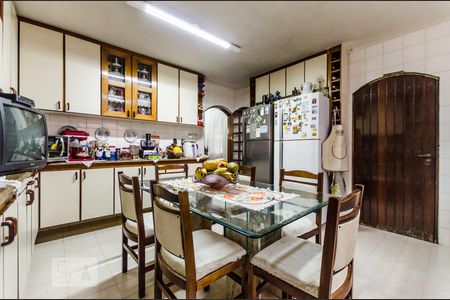 Casa à venda com 410m², 6 quartos e 4 vagasCozinha