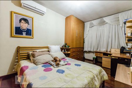 Casa à venda com 410m², 6 quartos e 4 vagasSuíte