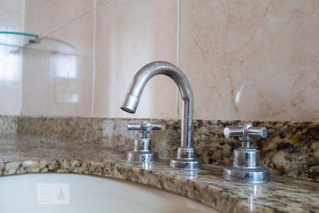 Apartamento à venda com 70m², 2 quartos e 2 vagasBanheiro social