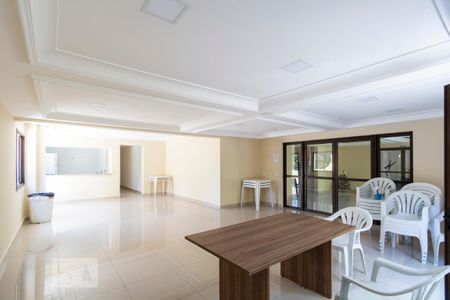 Apartamento à venda com 70m², 2 quartos e 2 vagasSalão de festas