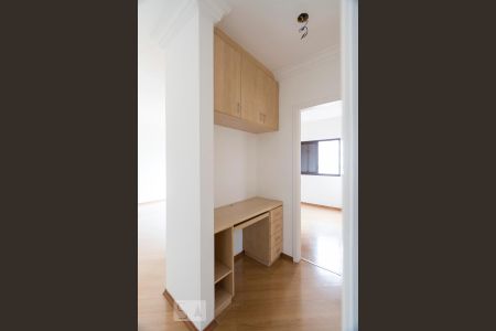 Apartamento à venda com 70m², 2 quartos e 2 vagasCorredor