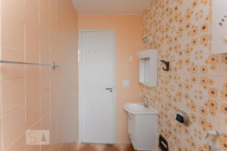 Banheiro de apartamento para alugar com 2 quartos, 54m² em Grajaú, Rio de Janeiro