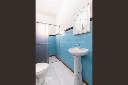 Banheiro  de casa para alugar com 2 quartos, 90m² em Vila Santa Isabel, São Paulo