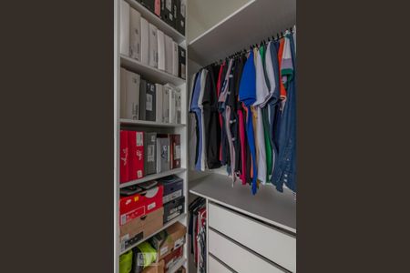 Apartamento para alugar com 124m², 3 quartos e 1 vaga Apartamento para alugar com 124m², 3 quartos e 1 vagaCloset Quarto 1 Suite
