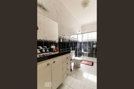 Banheiro de casa para alugar com 3 quartos, 271m² em Parque da Figueira, Campinas