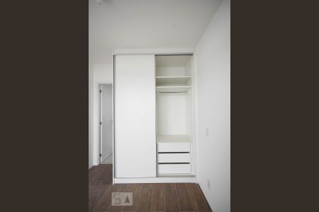 Armário da suíte  de kitnet/studio para alugar com 1 quarto, 39m² em Real Parque, São Paulo