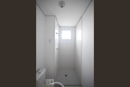 Detalhe do banheiro suíte  de kitnet/studio para alugar com 1 quarto, 39m² em Real Parque, São Paulo