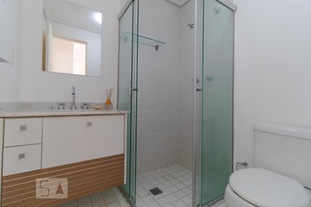 Banheiro de apartamento para alugar com 1 quarto, 48m² em Cambuí, Campinas