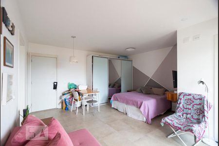 Sala / Quarto de kitnet/studio para alugar com 1 quarto, 39m² em Vila do Encontro, São Paulo
