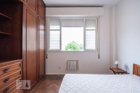 Quarto 1 de apartamento para alugar com 2 quartos, 70m² em Botafogo, Rio de Janeiro