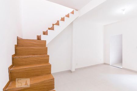 Casa de condomínio para alugar com 64m², 1 quarto e sem vagaSala
