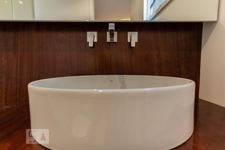 Apartamento para alugar com 141m², 2 quartos e 2 vagas Apartamento para alugar com 141m², 2 quartos e 2 vagasSuíte2