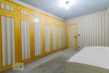 Casa à venda com 520m², 5 quartos e 5 vagas Casa à venda com 520m², 5 quartos e 5 vagasQuarto 2