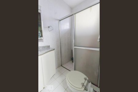 Casa à venda com 520m², 5 quartos e 5 vagas Casa à venda com 520m², 5 quartos e 5 vagasBanheiro da suíte 2