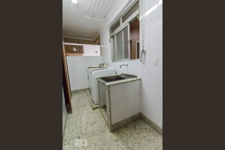 Casa à venda com 520m², 5 quartos e 5 vagas Casa à venda com 520m², 5 quartos e 5 vagasSala das máquina