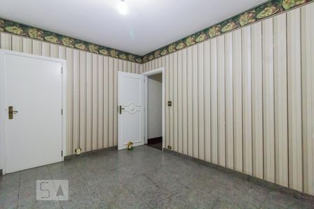 Casa à venda com 520m², 5 quartos e 5 vagas Casa à venda com 520m², 5 quartos e 5 vagasCopa