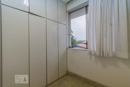 Casa à venda com 520m², 5 quartos e 5 vagas Casa à venda com 520m², 5 quartos e 5 vagasQuarto de serviço