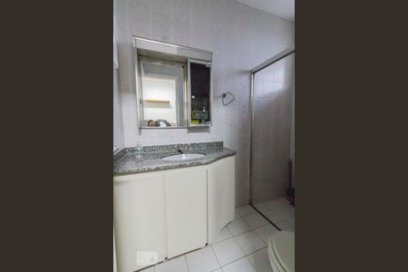 Casa à venda com 520m², 5 quartos e 5 vagas Casa à venda com 520m², 5 quartos e 5 vagasBanheiro da suíte 2