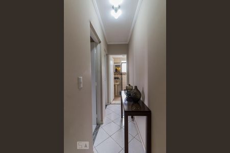 Corredor de acesso aos quartos de apartamento para alugar com 2 quartos, 64m² em Vila Augusta, Guarulhos