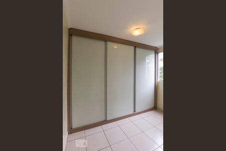 Apartamento para alugar com 47m², 2 quartos e 1 vagaQuarto 1 (Armários)
