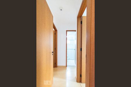 Apartamento para alugar com 94m², 3 quartos e 2 vagasCorredor Acesso Quartos e Banheiro Social