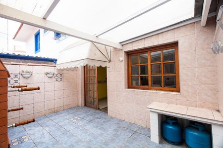 Casa à venda com 96m², 2 quartos e 2 vagasQuintal com churrasqueira