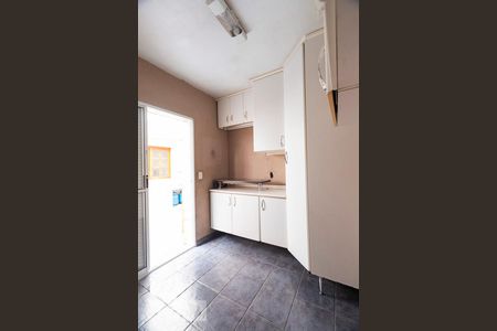 Casa à venda com 96m², 2 quartos e 2 vagasQuarto de serviço