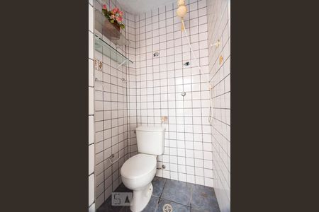 Casa à venda com 96m², 2 quartos e 2 vagasBanheiro de serviço