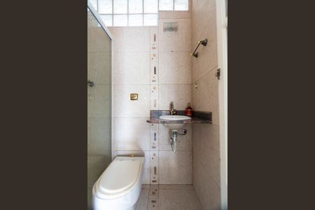 Banheiro social de casa à venda com 2 quartos, 96m² em Jardim Brasil, São Paulo