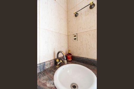 Banheiro social de casa para alugar com 2 quartos, 96m² em Jardim Brasil, São Paulo
