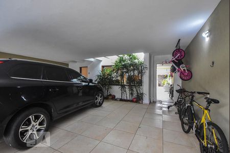 Garagem de casa para alugar com 3 quartos, 210m² em Vila Cordeiro, São Paulo