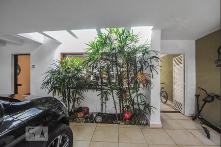 Garagem de casa para alugar com 3 quartos, 210m² em Vila Cordeiro, São Paulo