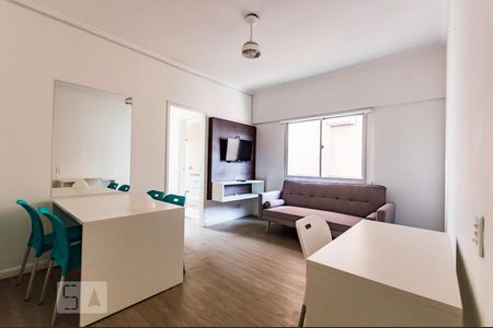 Sala de apartamento à venda com 1 quarto, 54m² em Cambuí, Campinas