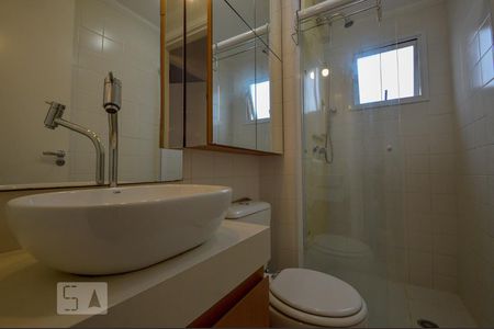 Banheiro de apartamento para alugar com 2 quartos, 50m² em Bela Vista, São Paulo