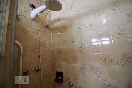 Casa para alugar com 450m², 4 quartos e 5 vagasChuveiro